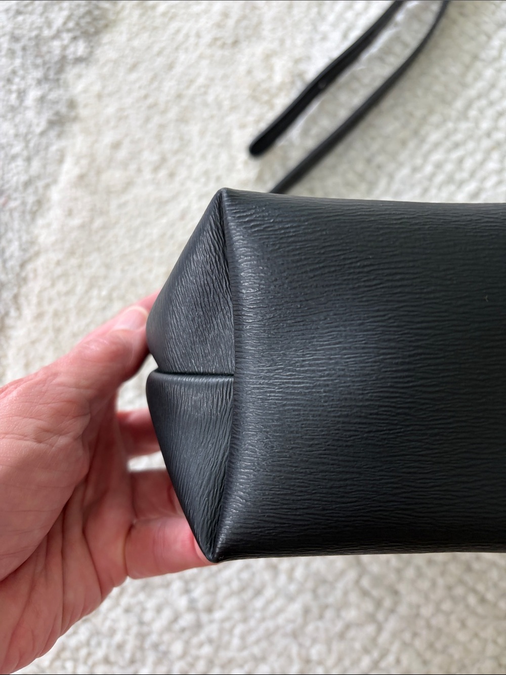 Longchamp Black Crossbody with Tan Leather Pull Tab - Picture 4 of 11